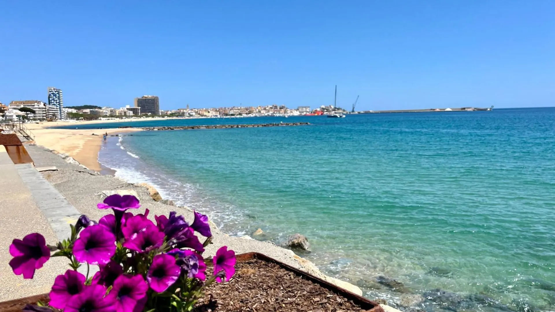 Sant Antoni De Calonge - C Emporda A 20M De La Playa의 연락처
